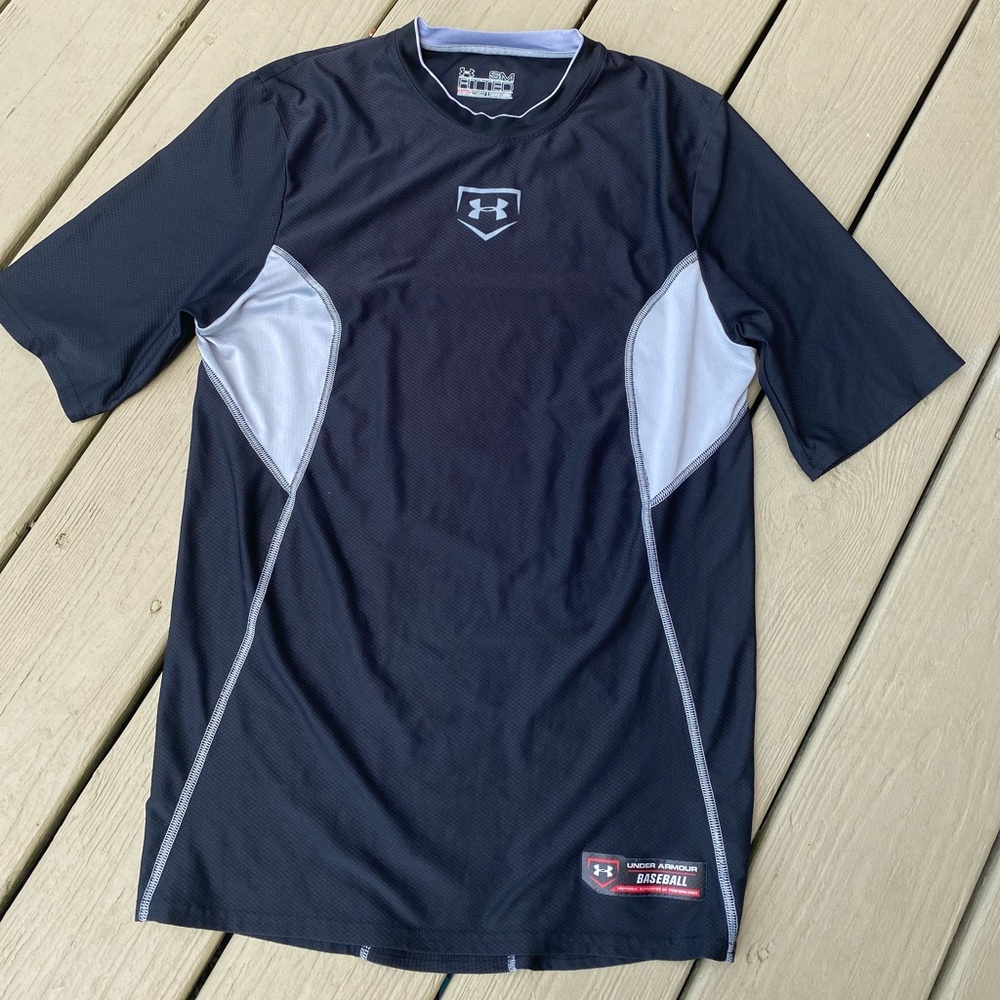Under Armour - Mens black fitted baseball short sleeve workout shirt, Size: SM